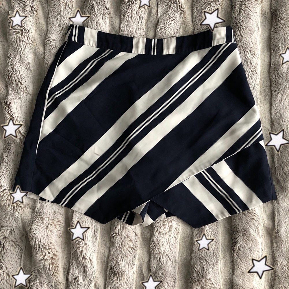 MURAL Envelope Skort